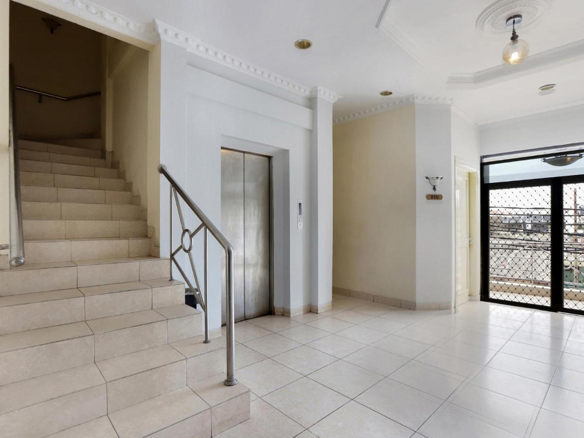 Capital O 297 45 Residence Yakarta Exterior foto